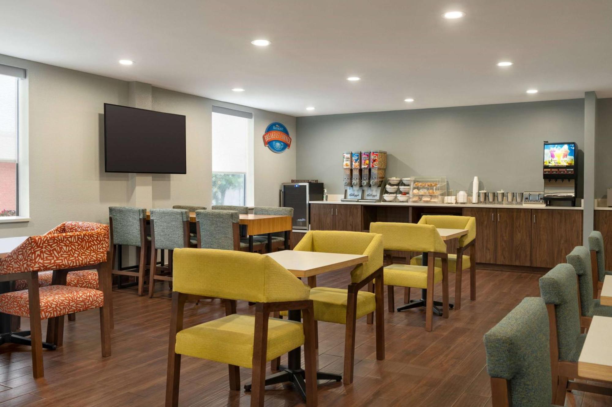 Baymont By Wyndham Georgetown Hotell Exteriör bild